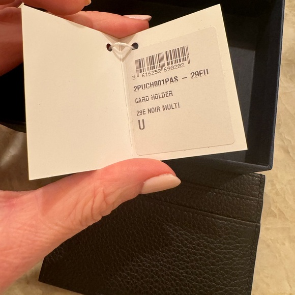 Dior and Shawn Card Holder - Picture 5 of 6